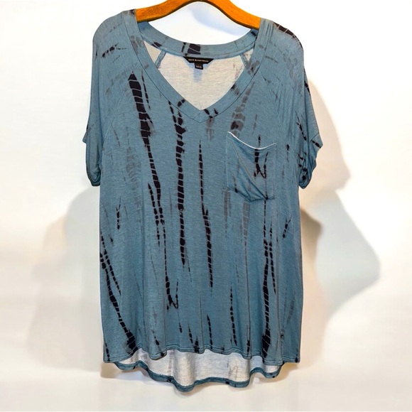 Rock & Republic Tops - Rock & Republic Blue Black V-neck Shirt size Large